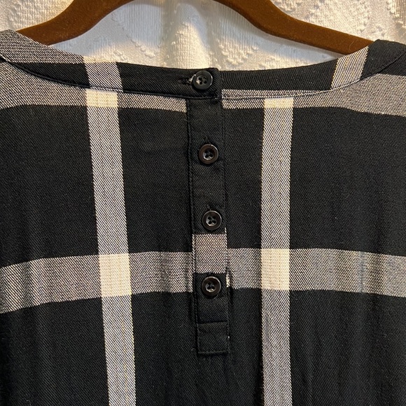 a new day black, white, and gold tie-front dress with pockets and button back - Picture 8 of 9